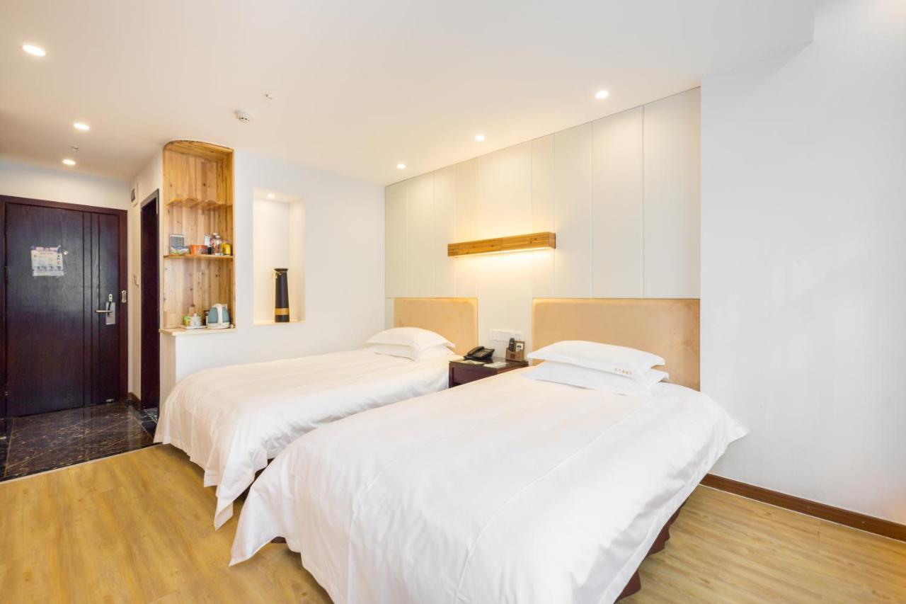 Omeiga Business Hotel Yiwu (Zhejiang) Eksteriør bilde